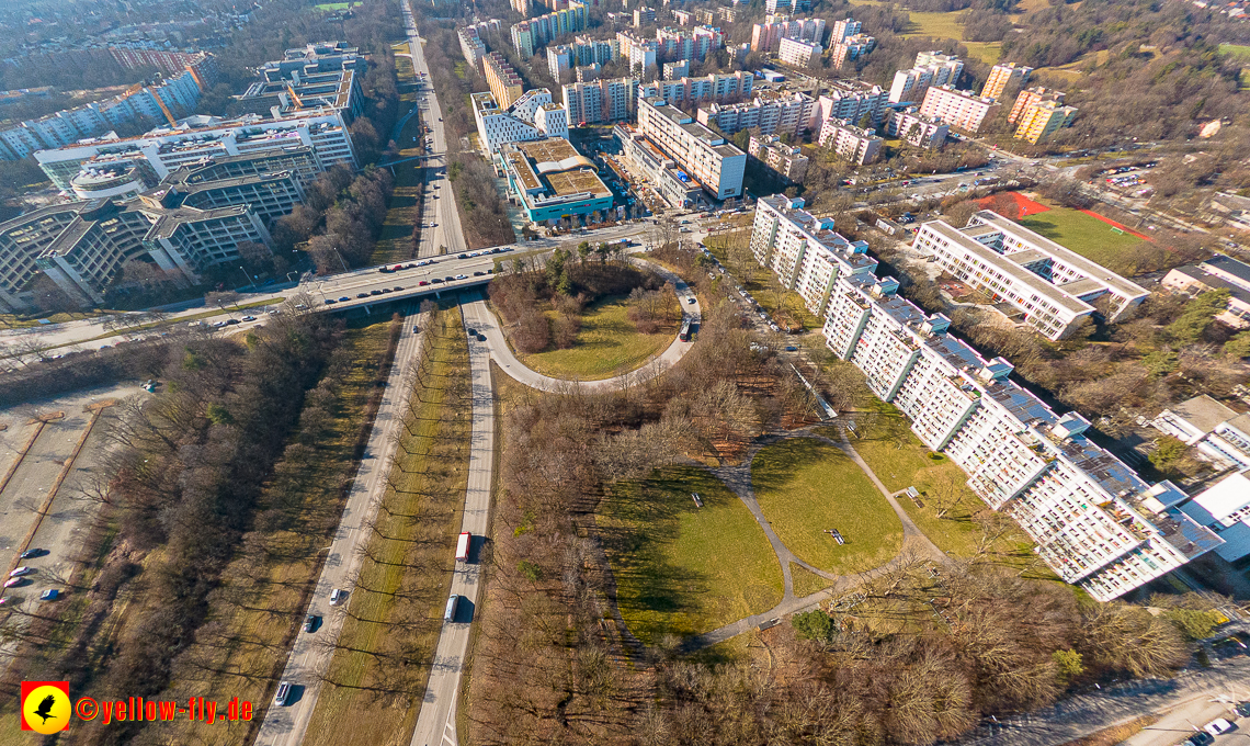 15.02.2023 - Plettzentrum mit Montessori Schule in Neuperlach